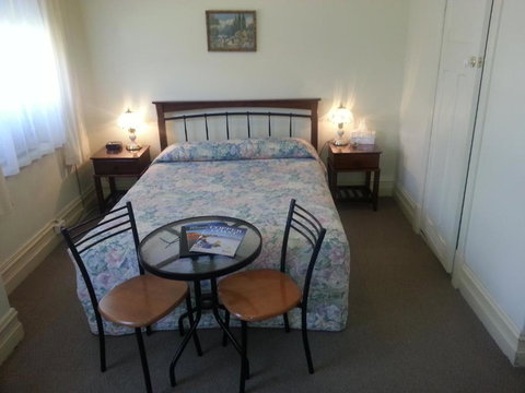 Sonbern Lodge Motel - Rent Accommodation 2