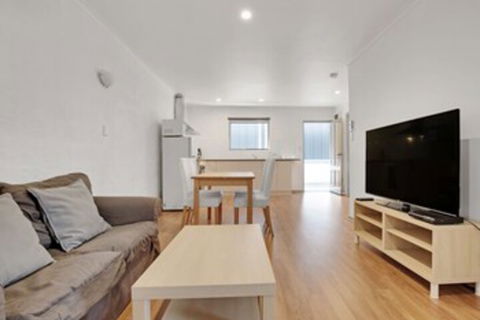 Adelaide Holiday Homes - Rent Accommodation 0