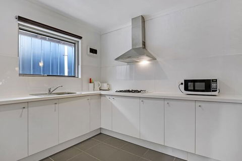 Adelaide Holiday Homes - Rent Accommodation 5