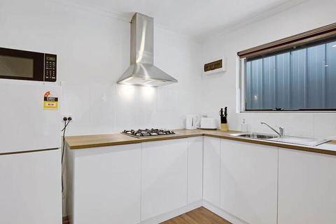 Adelaide Holiday Homes - Rent Accommodation 4