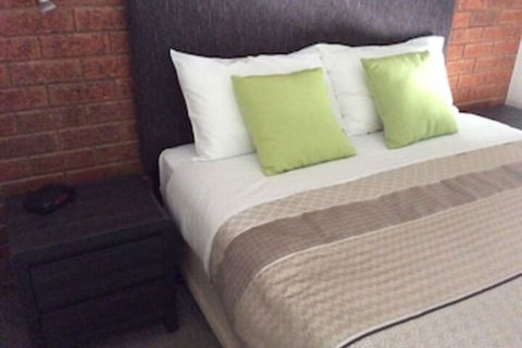 Greenways Holiday Units - Rent Accommodation 0