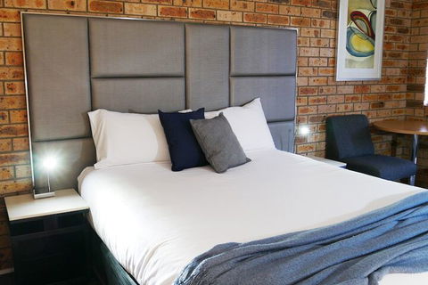 Country Capital Motel - Rent Accommodation 4