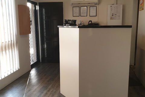 Country Capital Motel - Rent Accommodation 3
