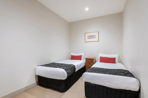 BreakFree On Collins - Rent Accommodation 1