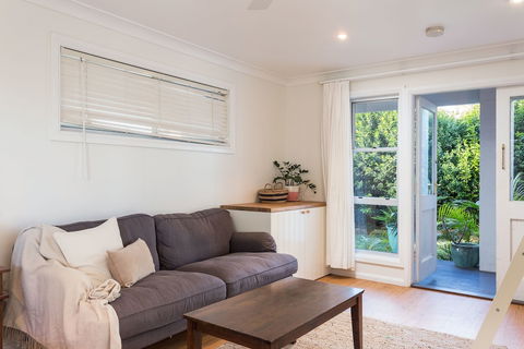 Surf Side Retreat - Rent Accommodation 0