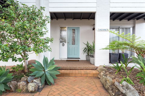 Surf Side Retreat - Rent Accommodation 3