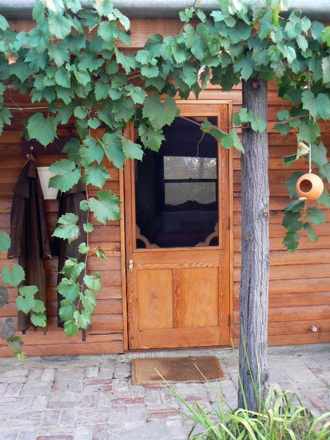 Candlebark Retreat - Rent Accommodation 4