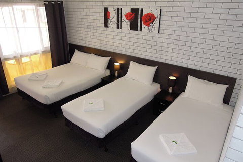 Jackaroo Apartments - Rent Accommodation 5