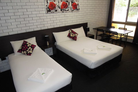 Jackaroo Apartments - Rent Accommodation 6