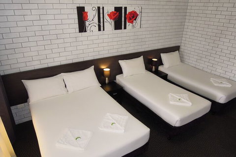 Jackaroo Apartments - Rent Accommodation 3