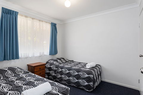 Apollo Lodge - Rent Accommodation 5