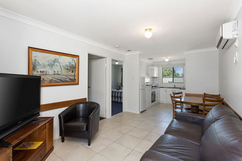 Apollo Lodge - Rent Accommodation 6