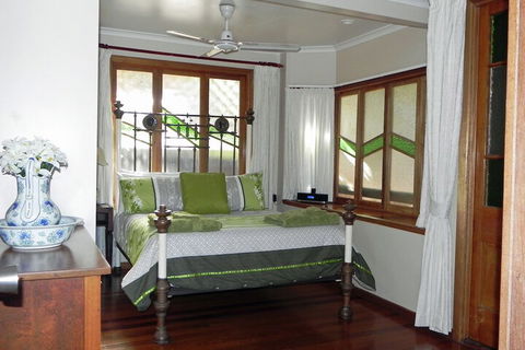 Airlie Waterfront Bed & Breakfast - Rent Accommodation 4
