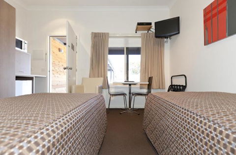 Chalambar Motel - Rent Accommodation 2