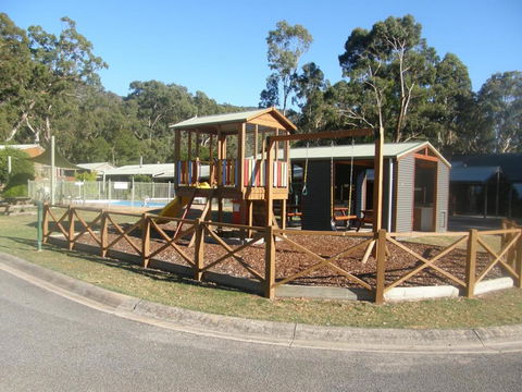 Halls Gap Log Cabins - Rent Accommodation 6