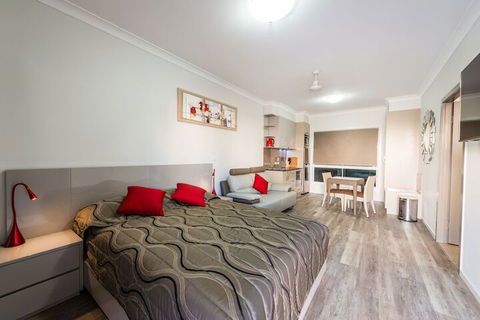 Athena Motel Apartments - Rent Accommodation 3