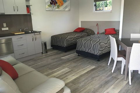 Athena Motel Apartments - Rent Accommodation 6