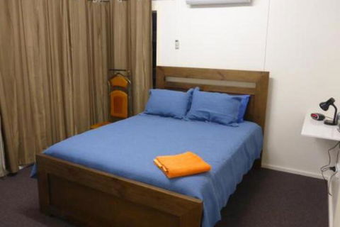 Holiday House Clermont - Rent Accommodation 6