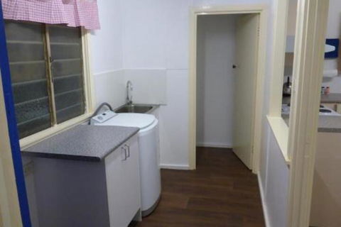 Holiday House Clermont - Rent Accommodation 3