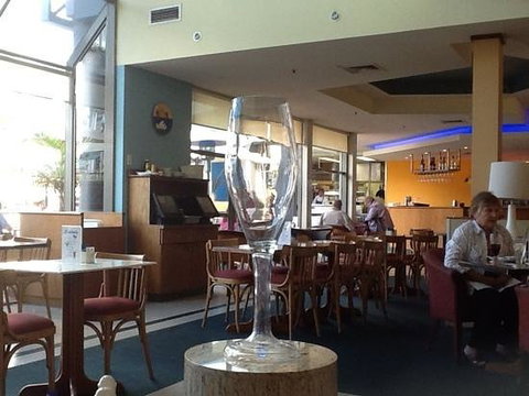Festival Cafe - Rent Accommodation 0