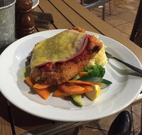 Australian Arms Hotel - Rent Accommodation