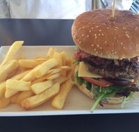 Jules by the Lake Cafe - Rent Accommodation