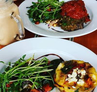 Green Room Cafe  Fruit - Rent Accommodation