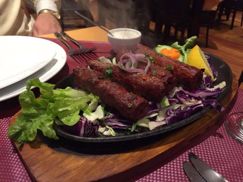 Mango Tree Cafe & Restaurant - Rent Accommodation 0