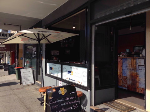 B-Line Cafe - Rent Accommodation 0