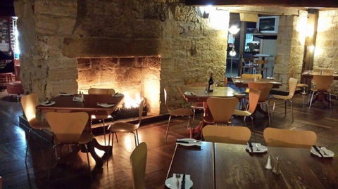 Vaby's Restaurant - Rent Accommodation 0