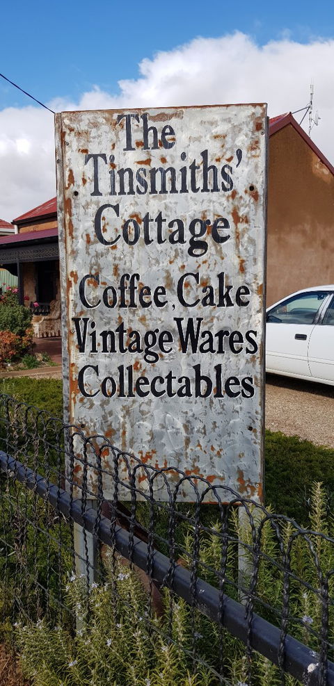 The Tinsmith's Cottage - Rent Accommodation 2