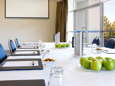Novotel Sydney Olympic Park - Rent Accommodation 6