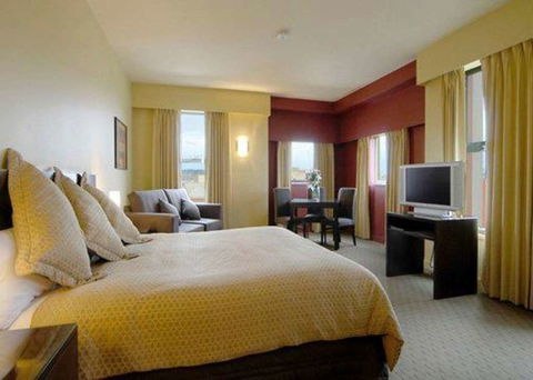 Comfort Inn & Suites City Views - Rent Accommodation 9