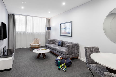 Meriton Serviced Apartments North Sydney - Rent Accommodation 4