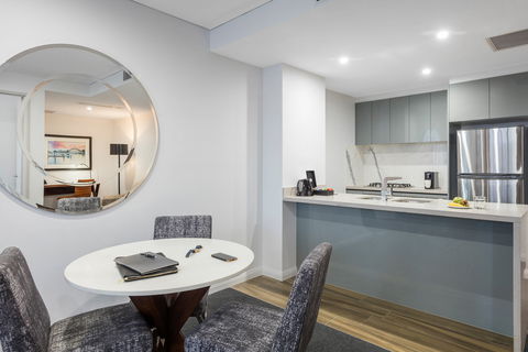 Meriton Serviced Apartments North Sydney - Rent Accommodation 5