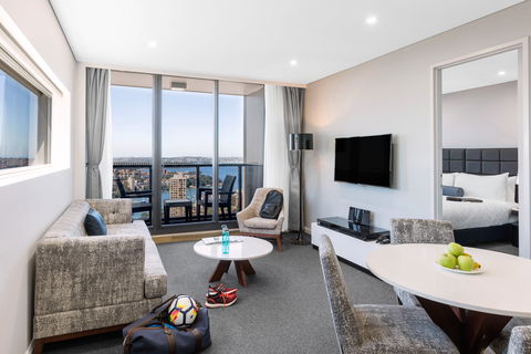 Meriton Serviced Apartments North Sydney - Rent Accommodation 10