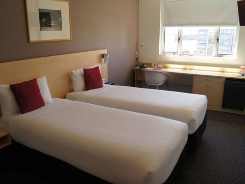 Hotel Ibis Sydney Olympic Park - Rent Accommodation 5