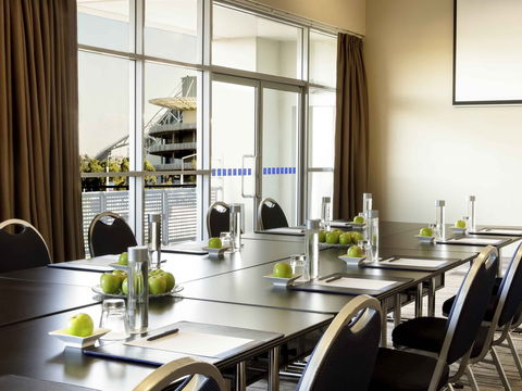 Hotel Ibis Sydney Olympic Park - Rent Accommodation 10