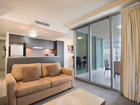 Oaks Casino Towers - Rent Accommodation 2