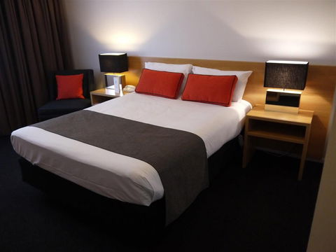 Alpha Hotel Canberra - Rent Accommodation 0