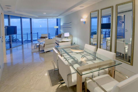 Oceans Mooloolaba - Rent Accommodation 2