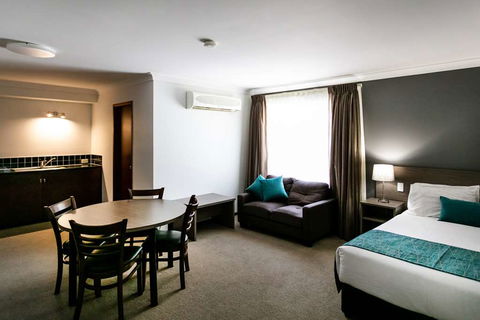 Best Western Plus Ambassador Orange - Rent Accommodation 6