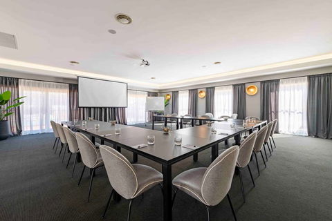 Best Western Plus Ambassador Orange - Rent Accommodation 11
