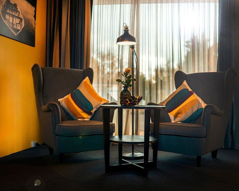 Oriana Motor Inn & Conf Ctr - Rent Accommodation 9