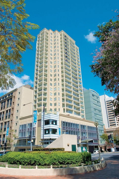 Oaks Lexicon Apartment Hotel - Rent Accommodation 0