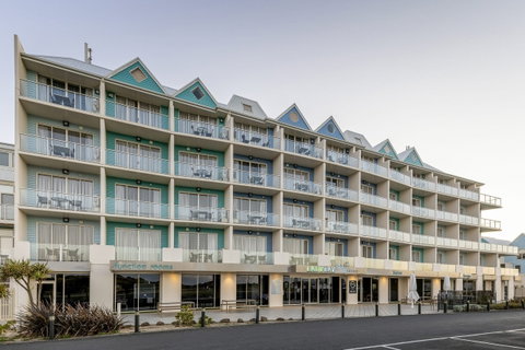 Lady Bay Resort - Rent Accommodation 0