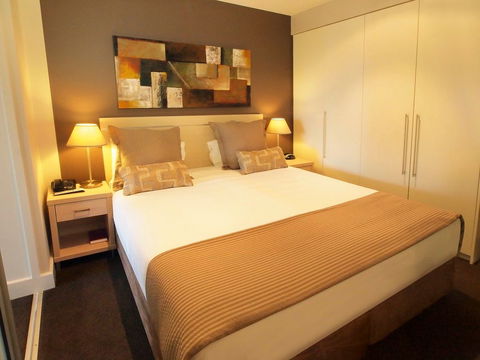 Oaks Pier Plaza - Rent Accommodation 2