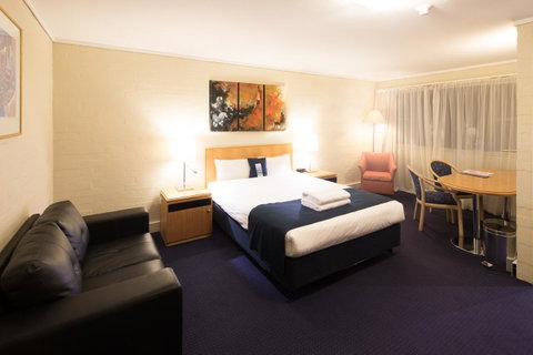 Ibis Styles Canberra - Rent Accommodation 3
