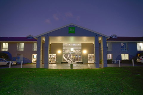 Ibis Styles Canberra - Rent Accommodation 5
