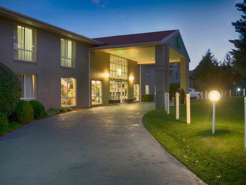 Ibis Styles Canberra - Rent Accommodation 44